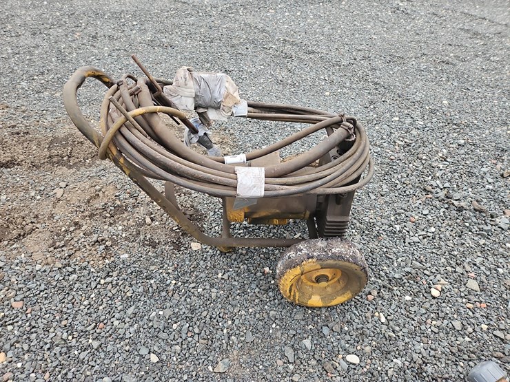 airless-paint-sprayer-image-2