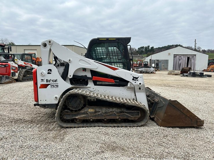 2022-bobcat-t740-image-5