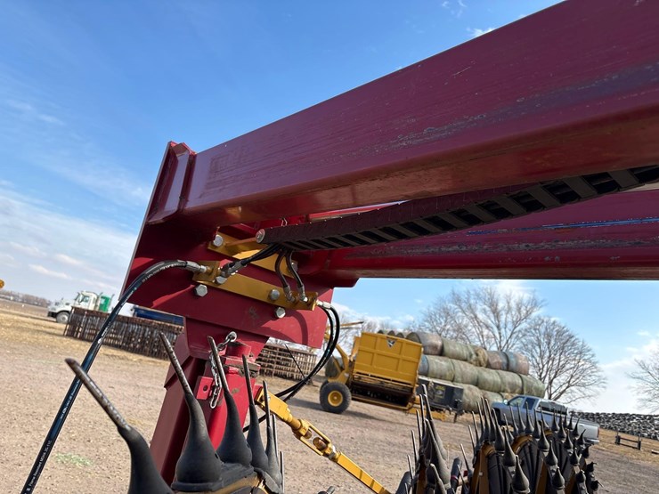 darf-1017-fd-wheel-rake--1-owner-image-26