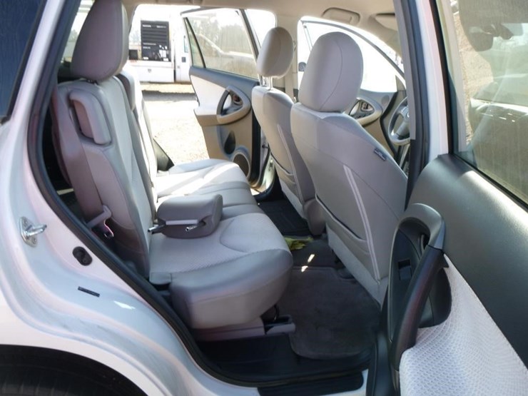 2014-toyota-rav4-image-20