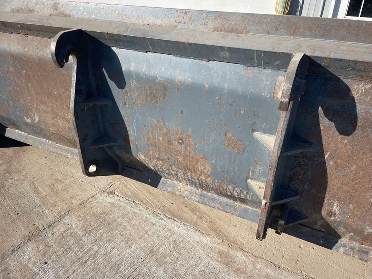 raveling-12ft-volvo-loader-mount-push-blade--1-owner-image-6