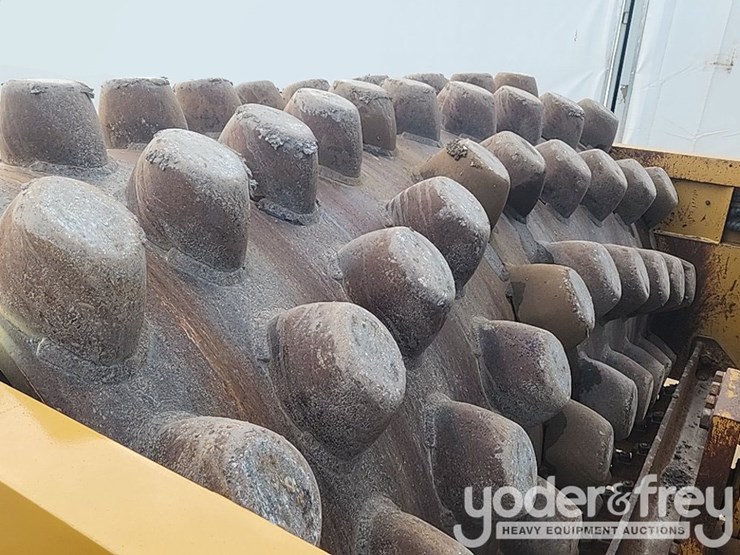 2011-caterpillar-cp74-image-37