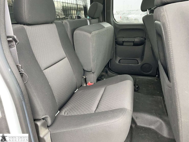 2013-chevrolet-silverado-1500-image-21