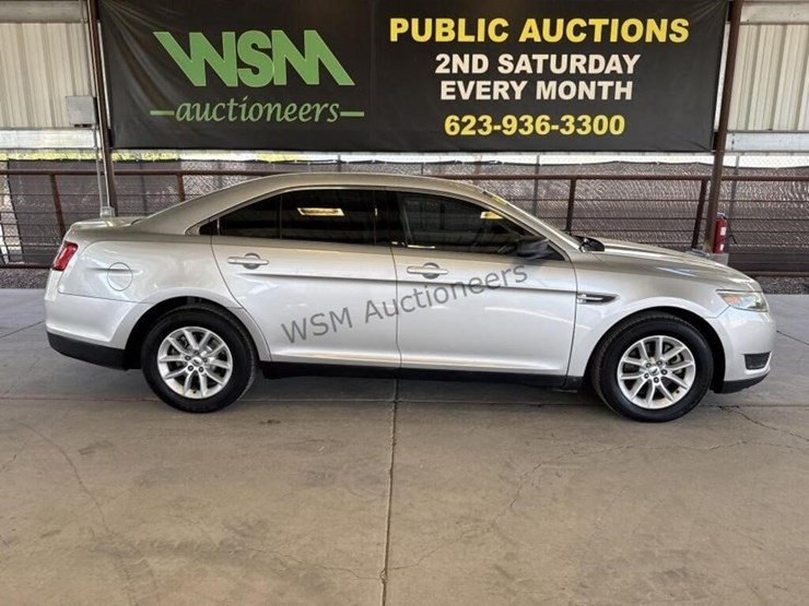 2013-ford-taurus-sdn-image-1