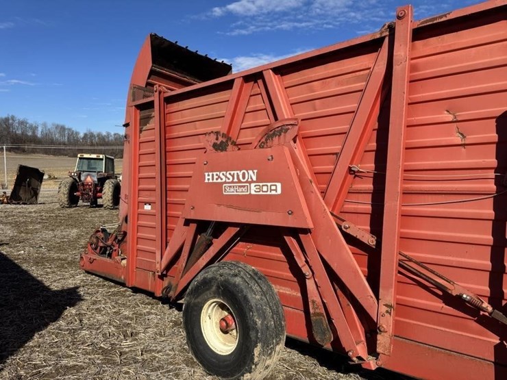 hesston-stackhand-30a-stacker---off-site-image-9