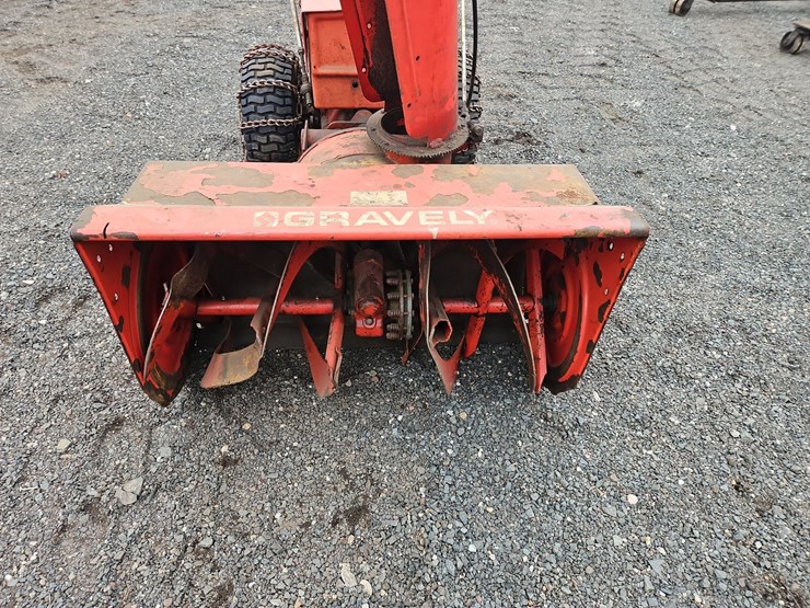 gravely-12-snow-blower-image-2
