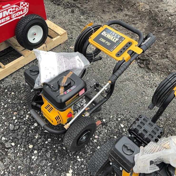 NEW DEWALT 3300PSI PRESSURE WASHER