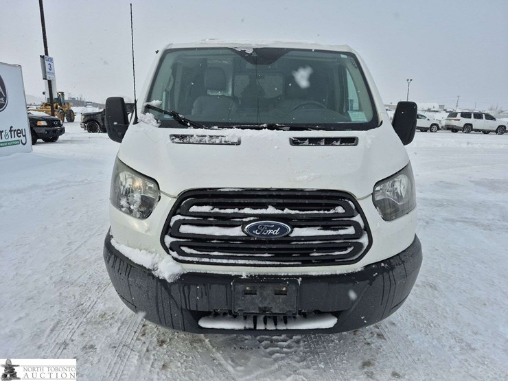 2016-ford-transit-image-8
