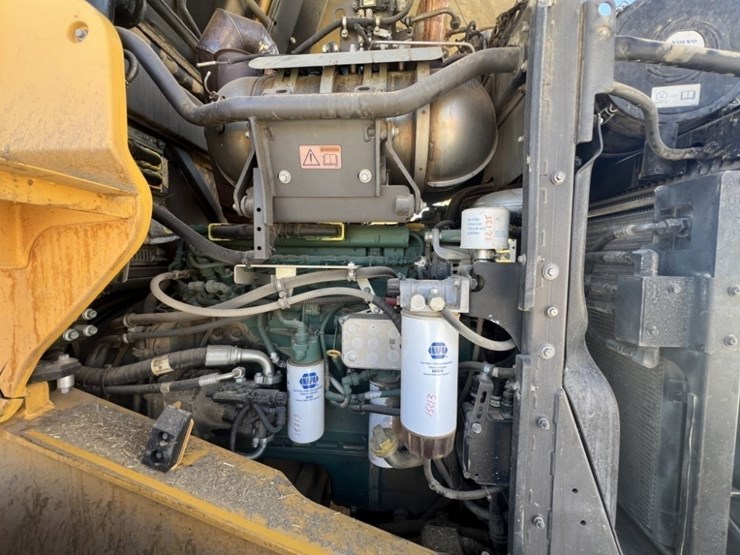 2022-volvo-l90h-image-32