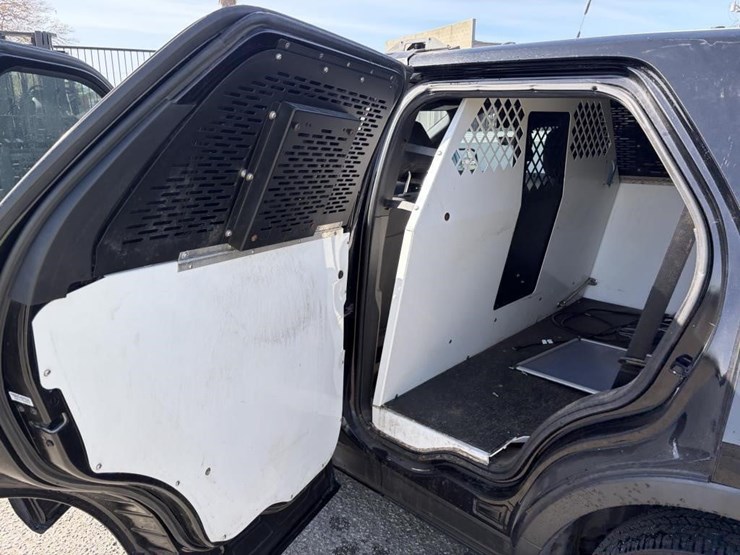 2017-ford-explorer-police-interceptor-image-11