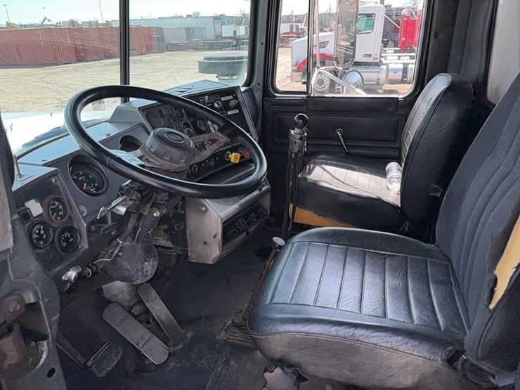 mack-rd688s-image-11