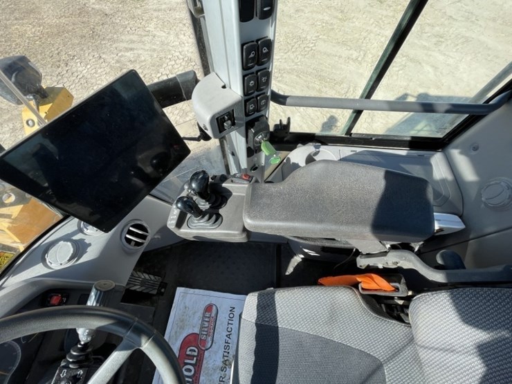 2023-volvo-l70h-image-32