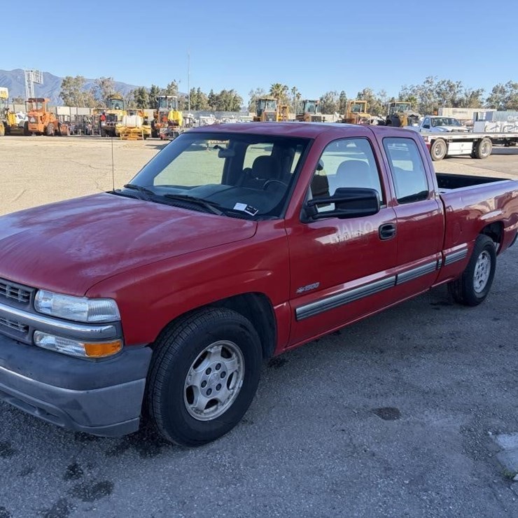 2002 CHEVROLET SILVERADO 1500 LS