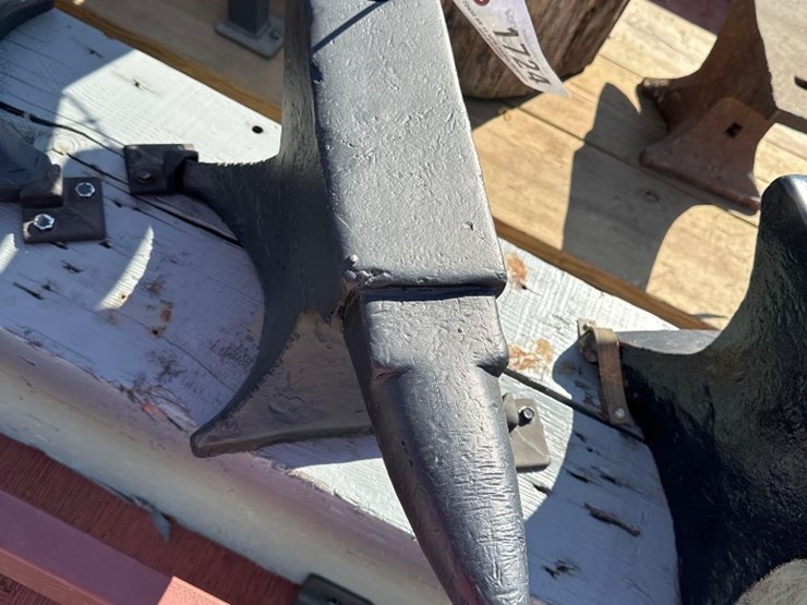 1724---21"-x-4"-anvil---from-the-harlan-beer-estate-image-3