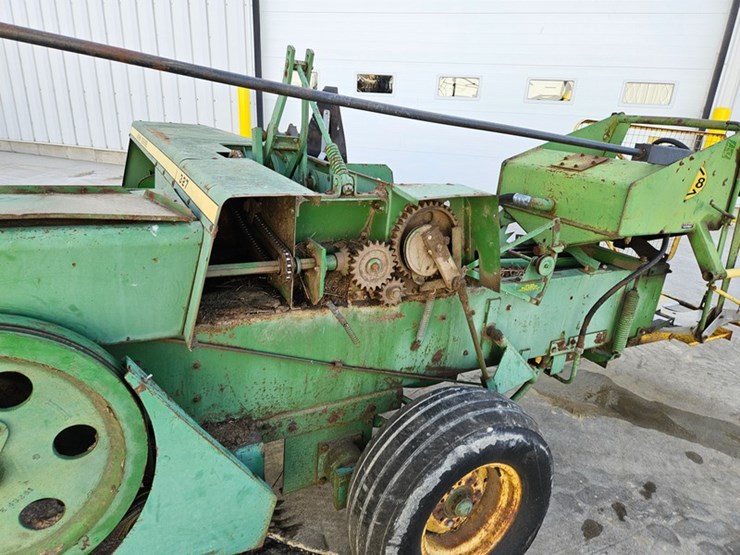 john-deere-327-image-20