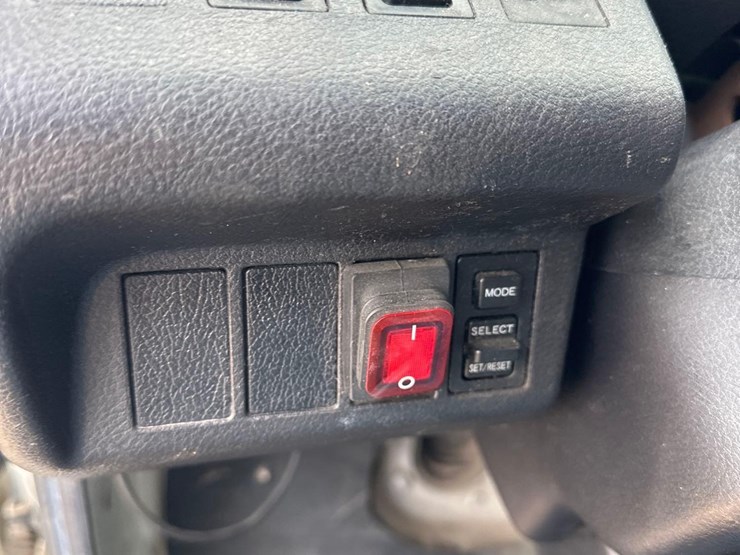 2019-hino-268-image-26