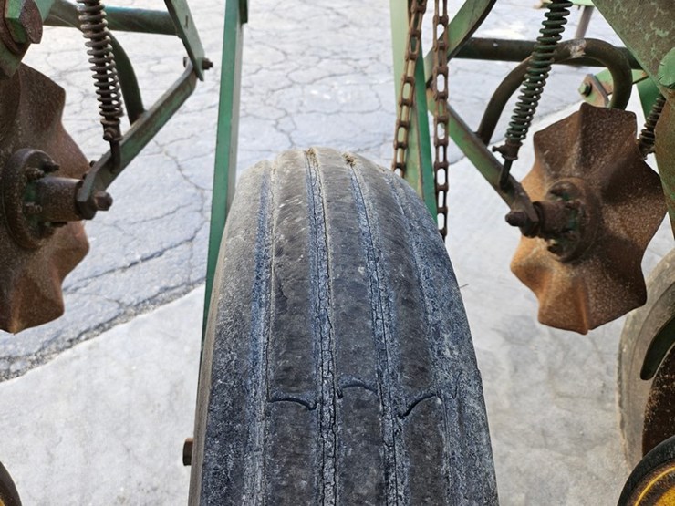 john-deere-7000-image-38