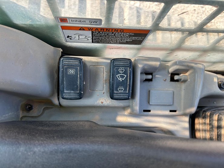 2016-kubota-svl75-2-image-25