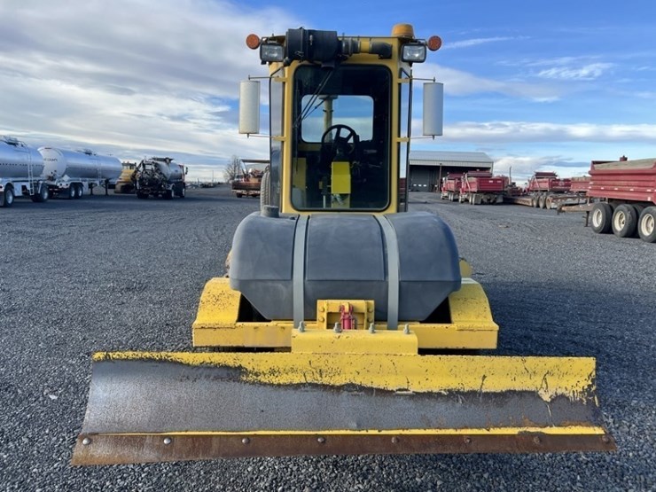 2015-superior-broom-dt80j-image-8