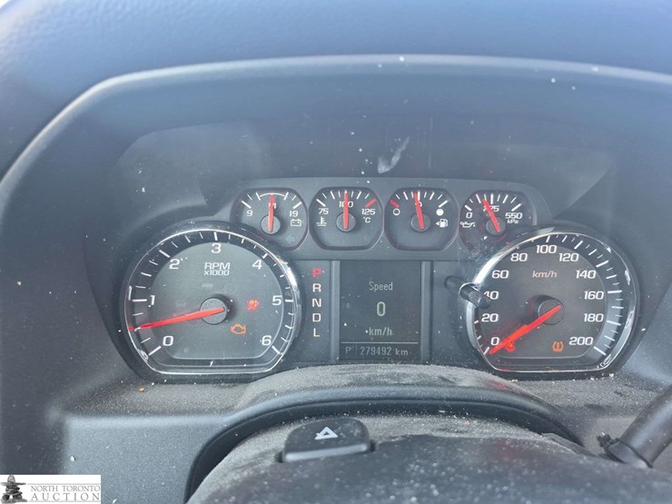 2017-chevrolet-silverado-1500-image-14