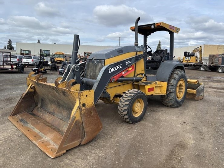 2017-deere-210lep-image-1