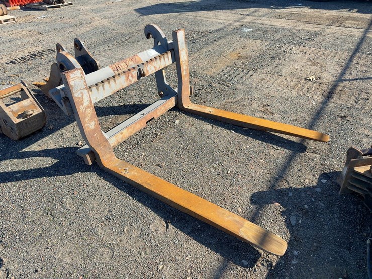 volvo-60"-wheel-loader-forks-image-1