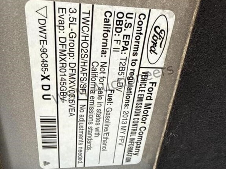 2013-ford-taurus-sdn-image-12