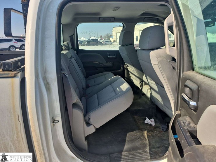 2017-chevrolet-silverado-1500-image-24