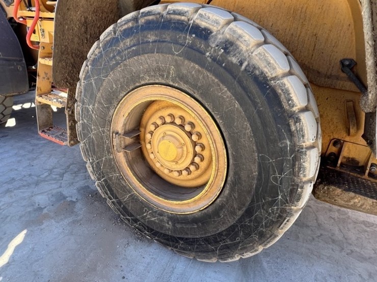 2022-volvo-l90h-image-22