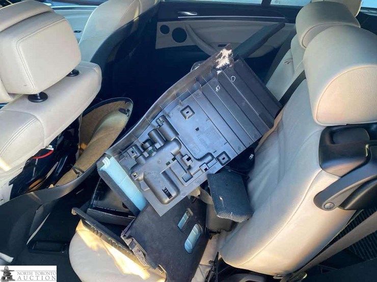 2011-bmw-x5-image-37