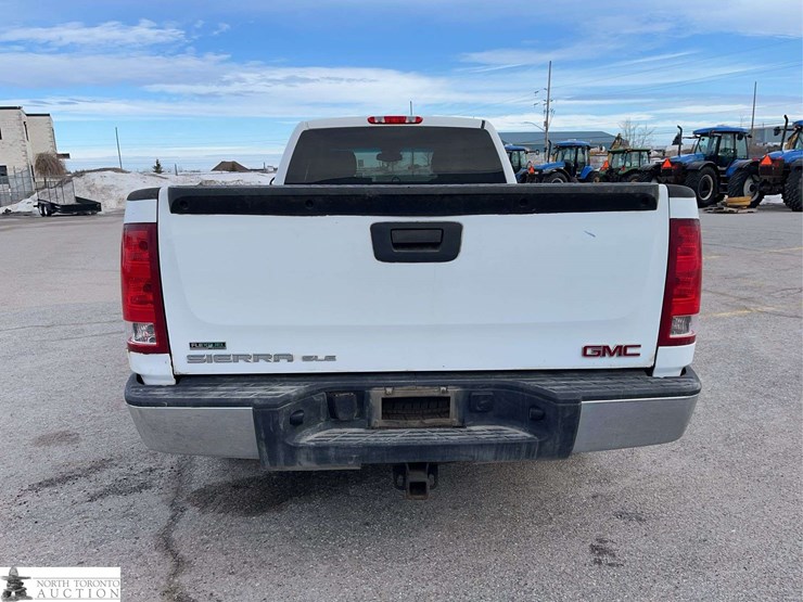 2011-gmc-sierra-1500-image-4