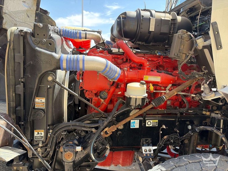 2015-kenworth-t800-t/a-wet-kit-sleeper-cab-truck-tractor-image-21