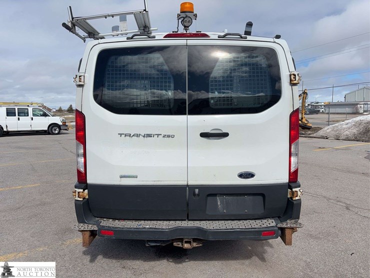 2017-ford-transit-image-6