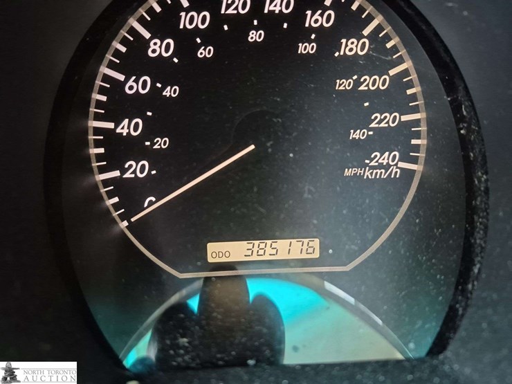 2005-lexus-rx330-image-15