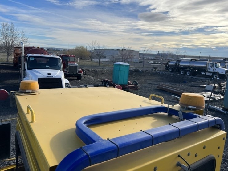 2015-superior-broom-dt80j-image-36