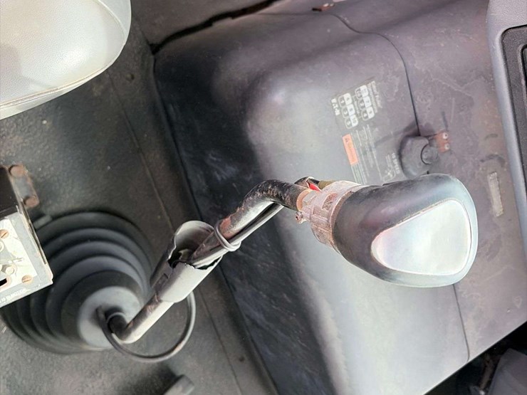 2006-international-7600-image-19