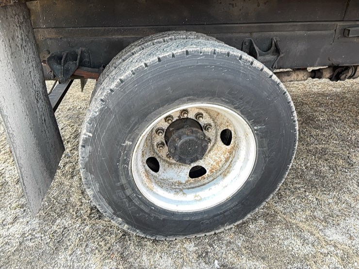 2005-international-durastar-4300-image-7