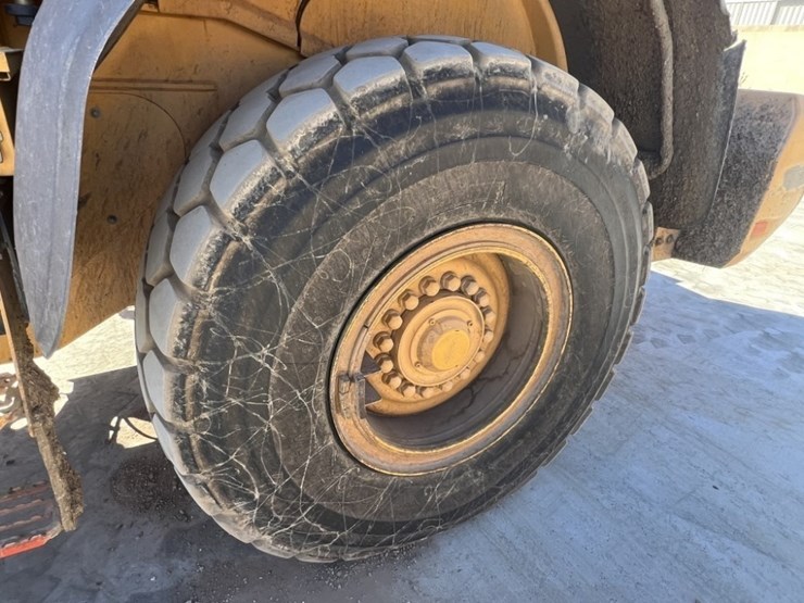 2022-volvo-l90h-image-21