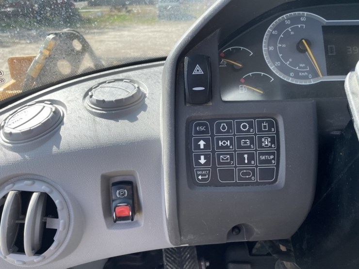 2023-volvo-l70h-image-43