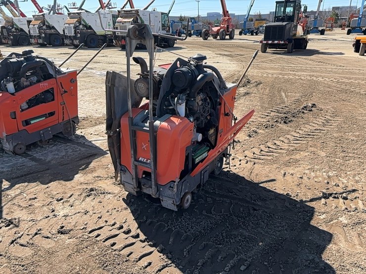 husqvarna-fs5000d-image-1