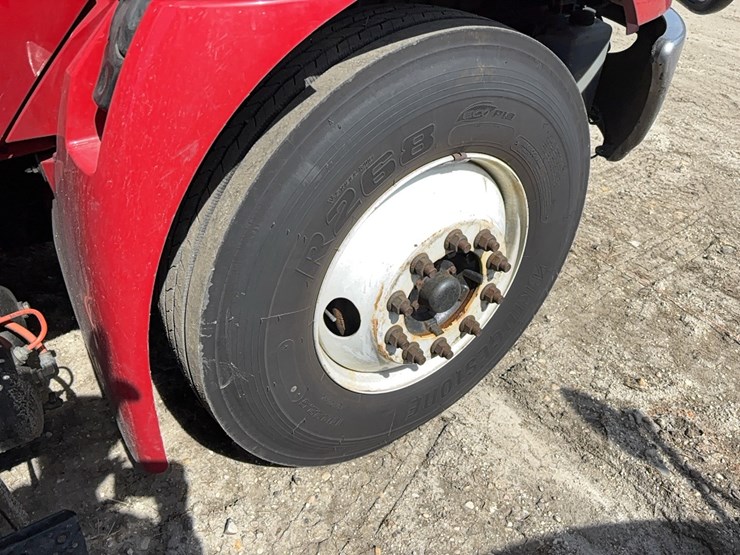 2017-international-durastar-4300-image-10