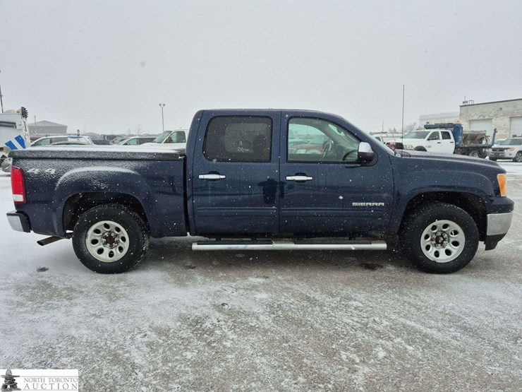 2011-gmc-sierra-1500-image-4