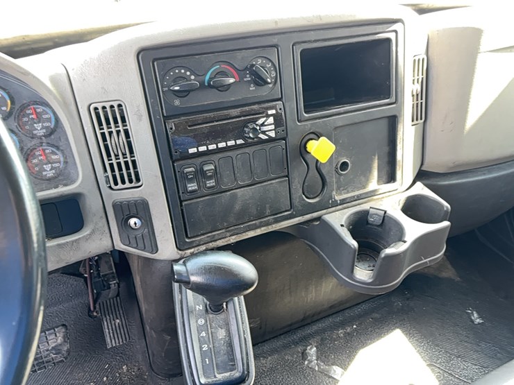 2015-international-durastar-4300-image-19