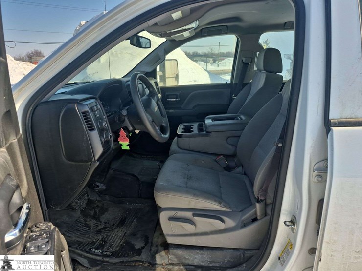 2017-chevrolet-silverado-1500-image-13