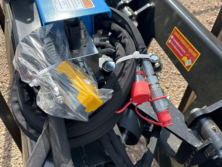 raytree-rmsc78-78in-skid-steer-hydraulic-angle-soil-conditioner-image-3