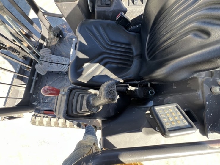 2022-volvo-ecr25d-image-29