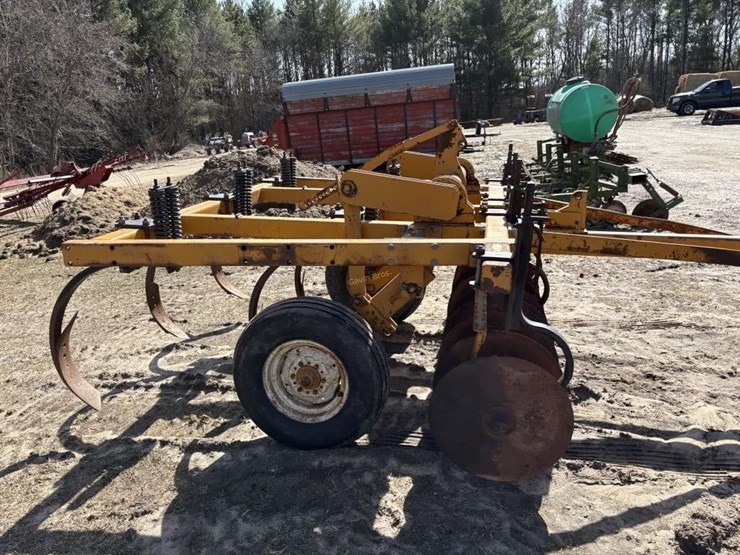 dakon-5-shank-chisel-plow-with-disc-image-3