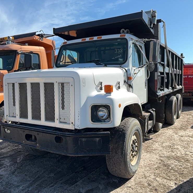 2002 INTERNATIONAL 2674