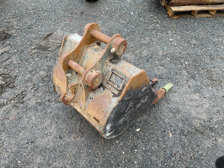 geith-24"-bucket-with-teeth-image-4