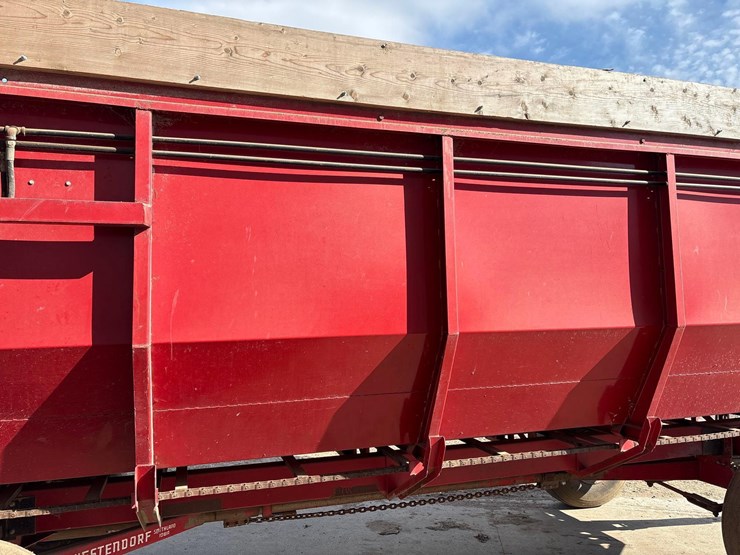 roorda-8ft-x-20ft-rear-unload-silage-wagon-image-29